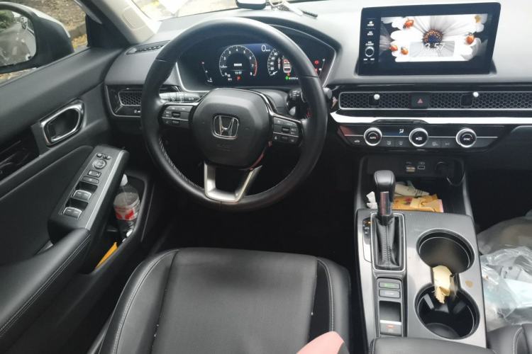 Used Honda Civic 2023 240TURBO CVT Dynamic Control · C-Position Guest Special Edition Steering Wheel