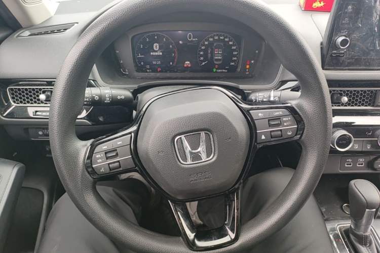 Used Honda Civic 2023 240TURBO CVT Dynamic Edition Steering Wheel