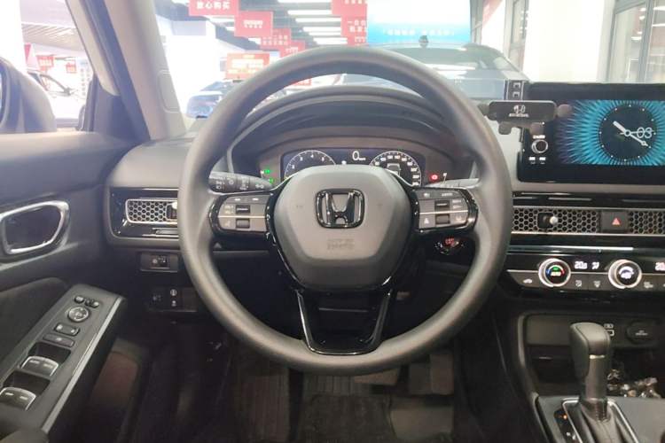 Used Honda Civic 2023 240TURBO CVT Dynamic Edition Steering Wheel