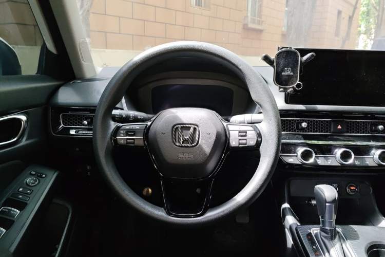 Used Honda Civic 2023 240TURBO CVT Dynamic Edition Steering Wheel
