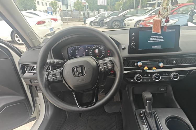 Used Honda Civic 2023 240TURBO CVT Dynamic Edition Steering Wheel