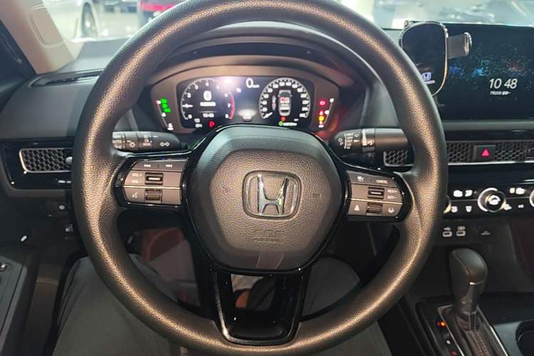 Used Honda Civic 2023 240TURBO CVT Dynamic Edition Steering Wheel