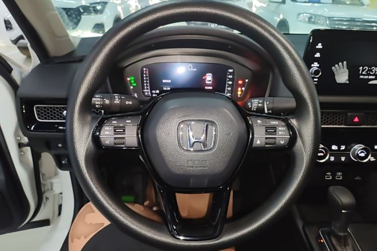 Used Honda Civic 2023 240TURBO CVT Dynamic · Center Stage Special Edition Steering Wheel