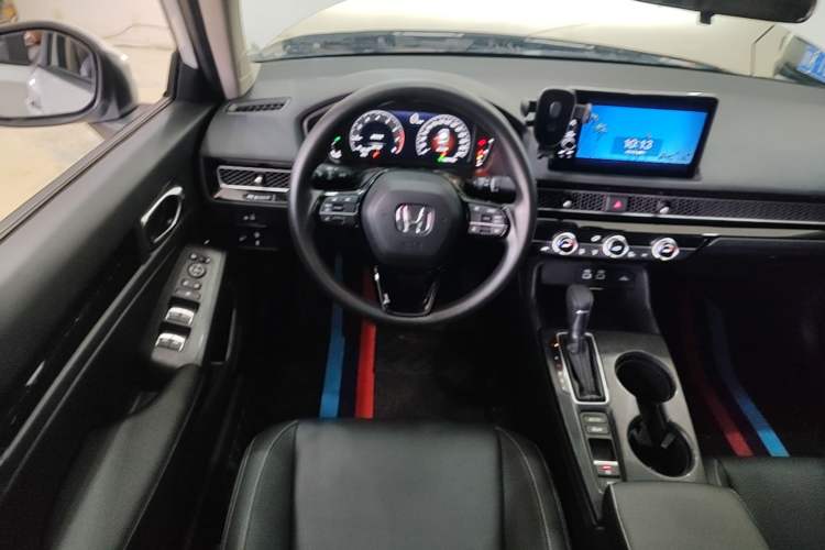 Used Honda Civic 2023 240TURBO CVT Dynamic Edition Steering Wheel