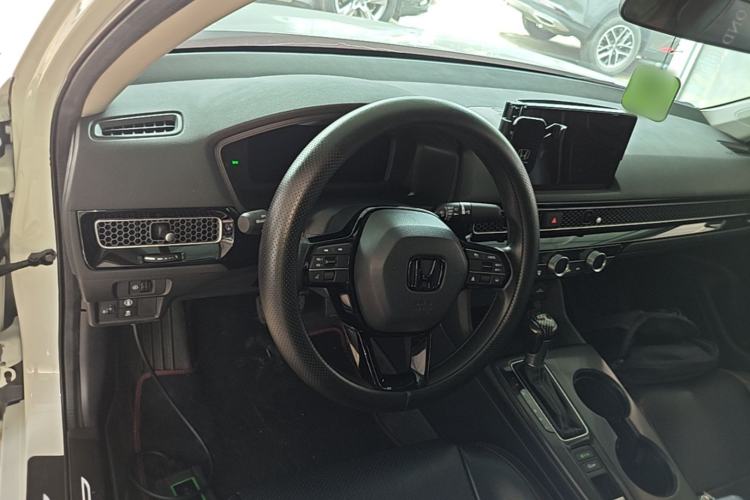 Used Honda Civic 2023 240TURBO CVT Dynamic Edition Steering Wheel