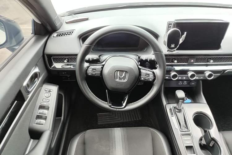 Used Honda Civic 2023 HATCHBACK 240TURBO CVT Extreme Edition Steering Wheel