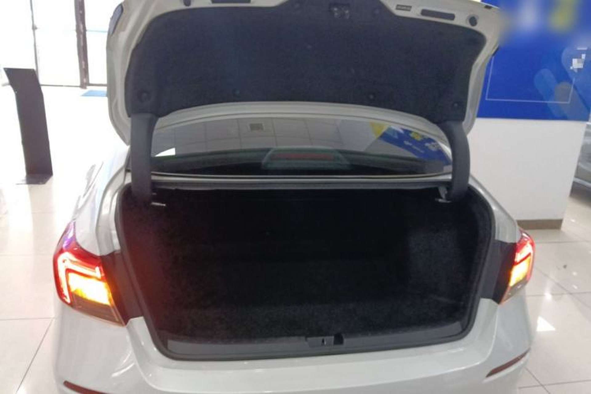 Used Honda Civic 2023 240TURBO CVT Dynamic Edition Trunk