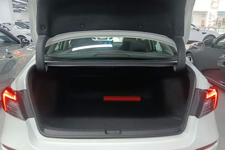 Used Honda Civic 2023 240TURBO CVT Dynamic Edition Trunk
