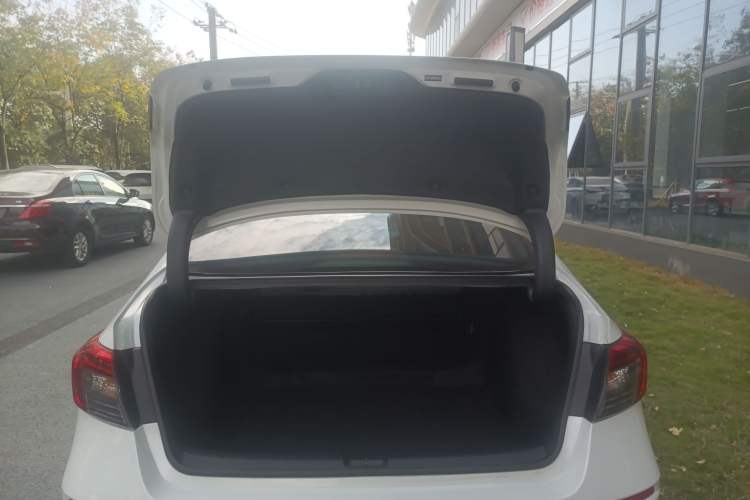 Used Honda Civic 2023 240TURBO CVT Dynamic Edition Trunk