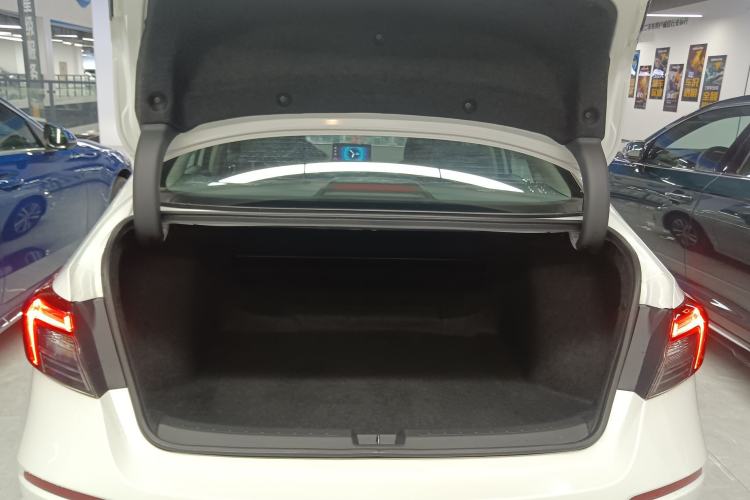 Used Honda Civic 2023 240TURBO CVT Dynamic Edition Trunk