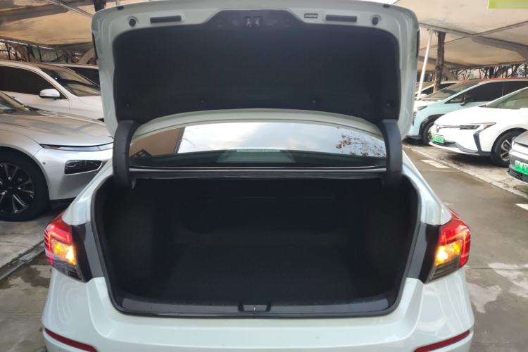 Used Honda Civic 2023 2.0L eHEV Sharp Edition Trunk