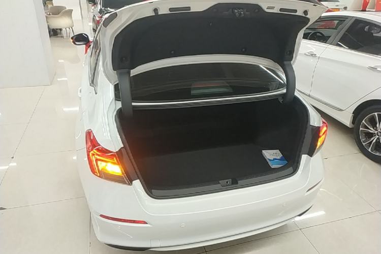 Used Honda Civic 2023 240TURBO CVT Dynamic Edition Trunk