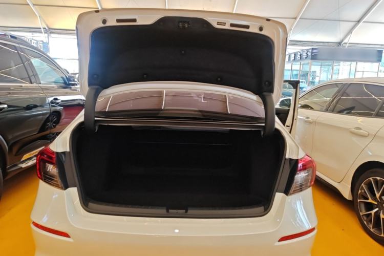 Used Honda Civic 2023 240TURBO CVT Dynamic Edition Trunk