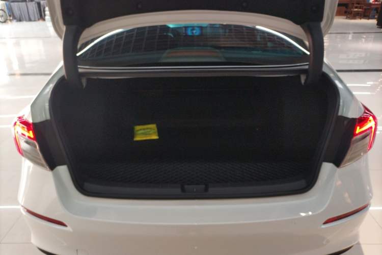 Used Honda Civic 2023 240TURBO CVT Dynamic Edition Trunk