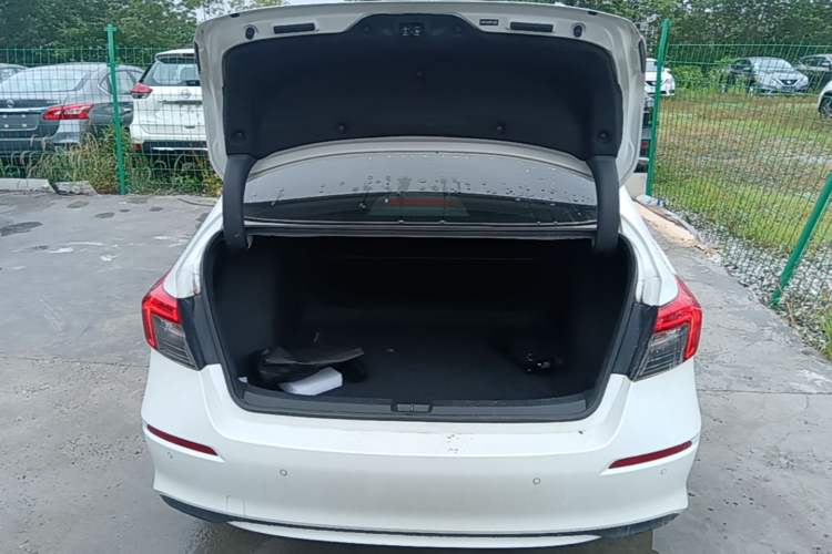 Used Honda Civic 2023 240TURBO CVT Dynamic Edition Trunk