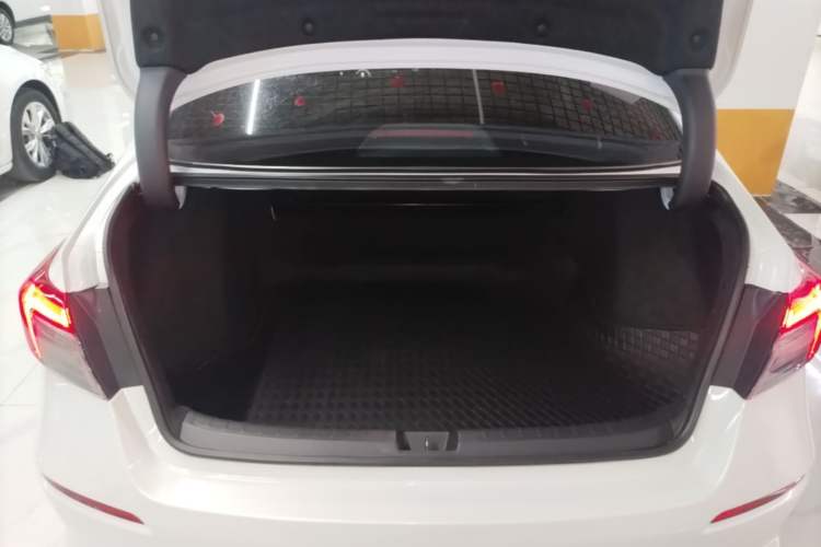 Used Honda Civic 2023 240TURBO CVT Dynamic Edition Trunk