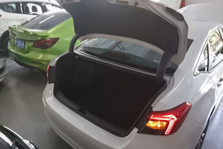 Used Honda Civic 2023 240TURBO CVT Dynamic Edition Trunk