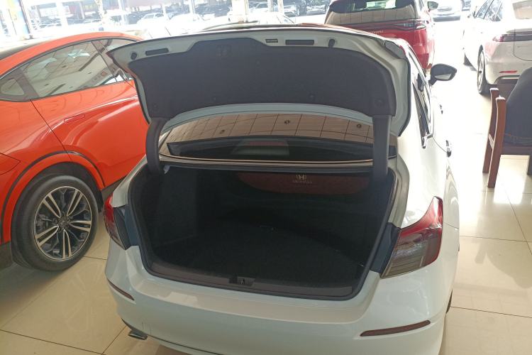 Used Honda Civic 2023 240TURBO CVT Dynamic Edition Trunk