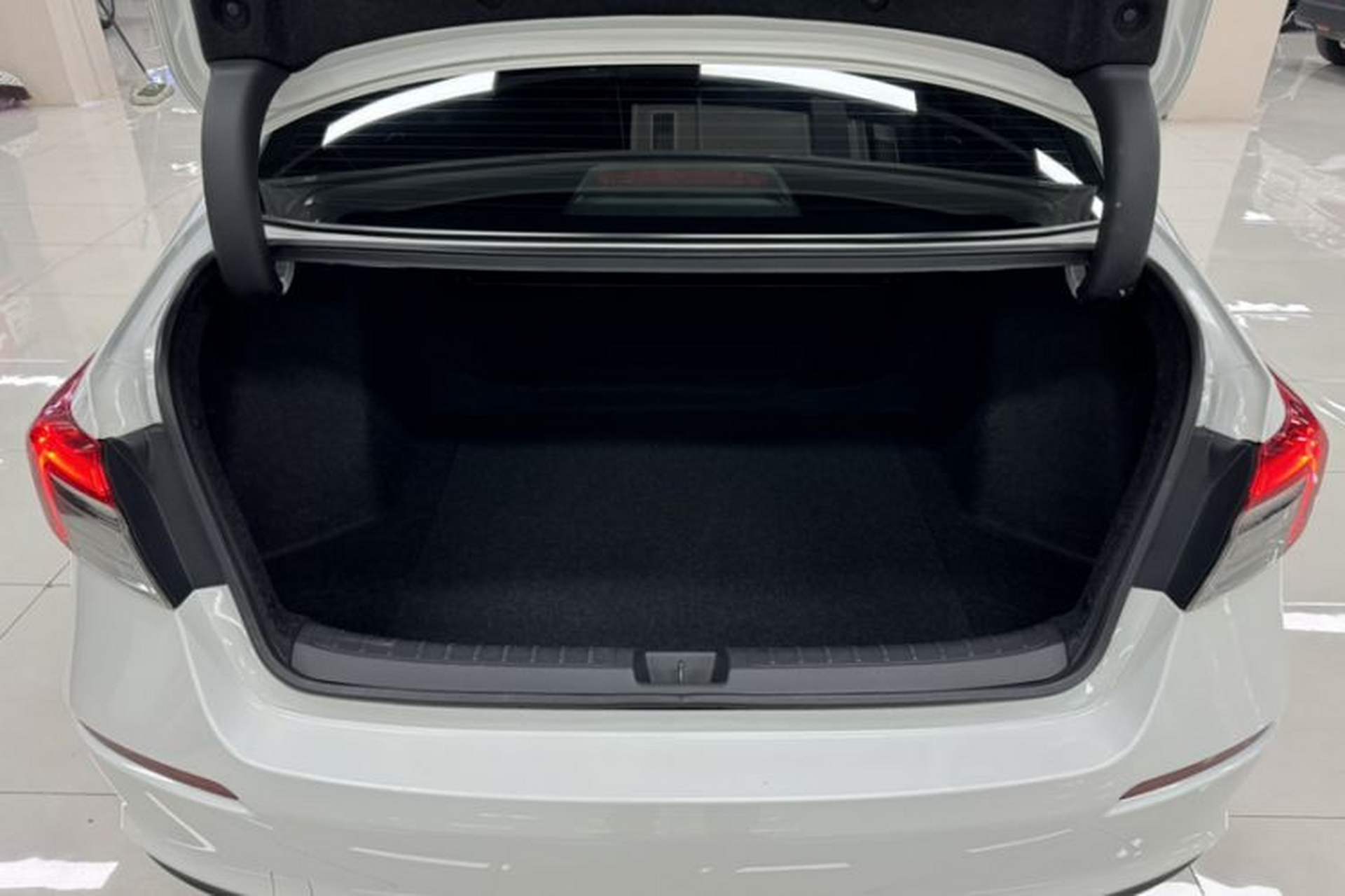 Used Honda Civic 2023 240TURBO CVT Dynamic Edition Trunk