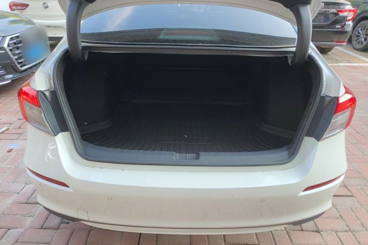 Used Honda Civic 2023 240TURBO CVT Dynamic Edition Trunk