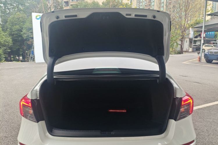 Used Honda Civic 2023 240TURBO CVT Dynamic Edition Trunk
