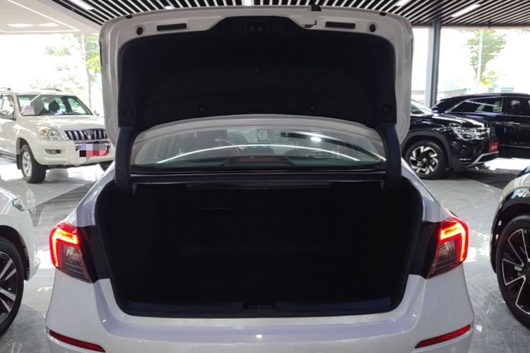 Used Honda Civic 2023 240TURBO CVT Dynamic Edition Trunk