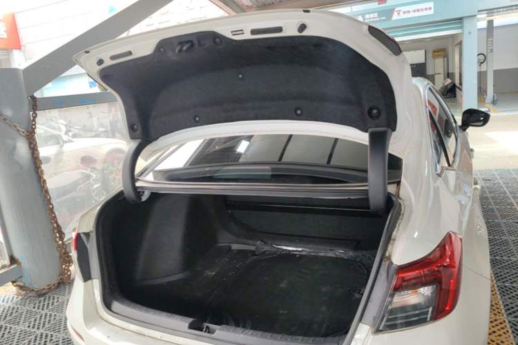Used Honda Civic 2023 240TURBO CVT Dynamic Edition Trunk