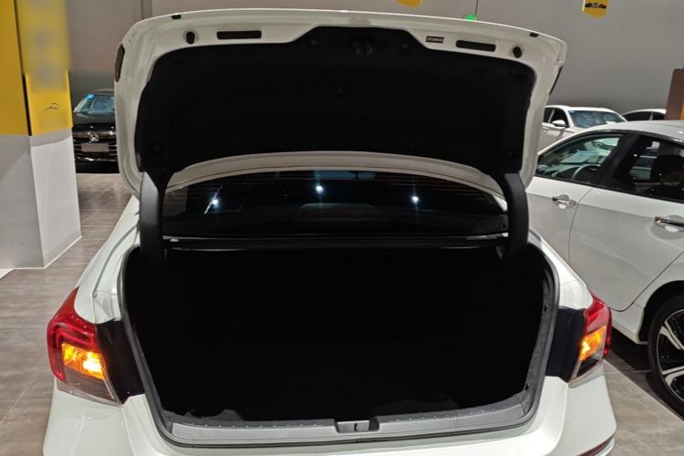 Used Honda Civic 2023 240TURBO CVT Dynamic Edition Trunk