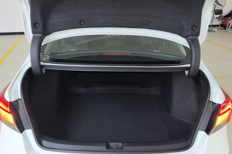Used Honda Civic 2023 240TURBO CVT Dynamic Edition Trunk