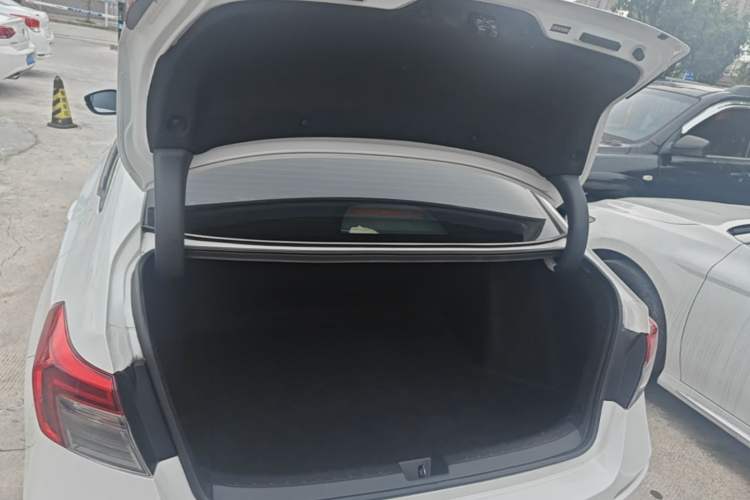 Used Honda Civic 2023 240TURBO CVT Dynamic Edition Trunk