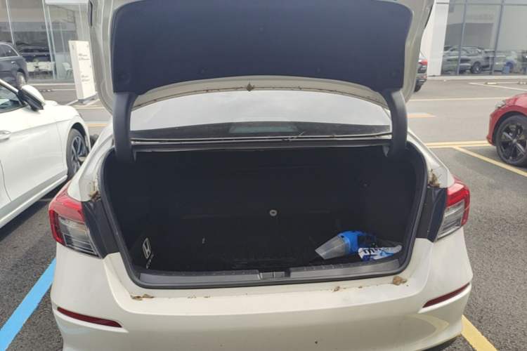 Used Honda Civic 2023 240TURBO CVT Dynamic Edition Trunk