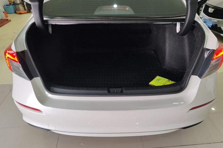 Used Honda Civic 2023 240TURBO CVT Dynamic Edition Trunk