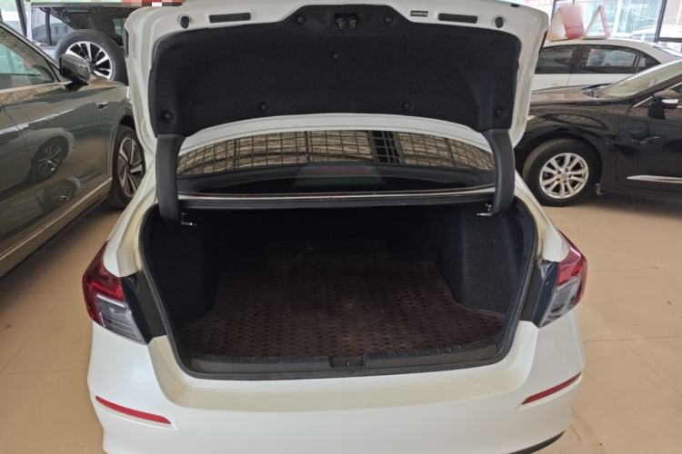 Used Honda Civic 2023 240TURBO CVT Dynamic Edition Trunk