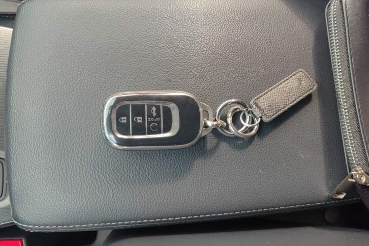 Used Honda Civic 2023 240TURBO CVT Dynamic Control · C-Position Guest Special Edition Vehicle Key