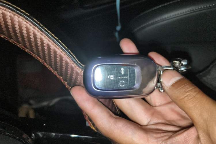 Used Honda Civic 2023 240TURBO CVT Dynamic · Center Stage Special Edition Vehicle Key