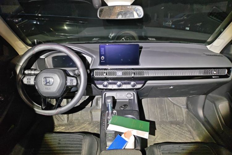Used Honda Civic 2025 240TURBO CVT Smart & Fun Plus Center Console