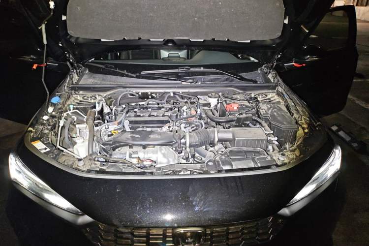 Used Honda Civic 2025 240TURBO CVT Smart & Fun Plus Engine Bay