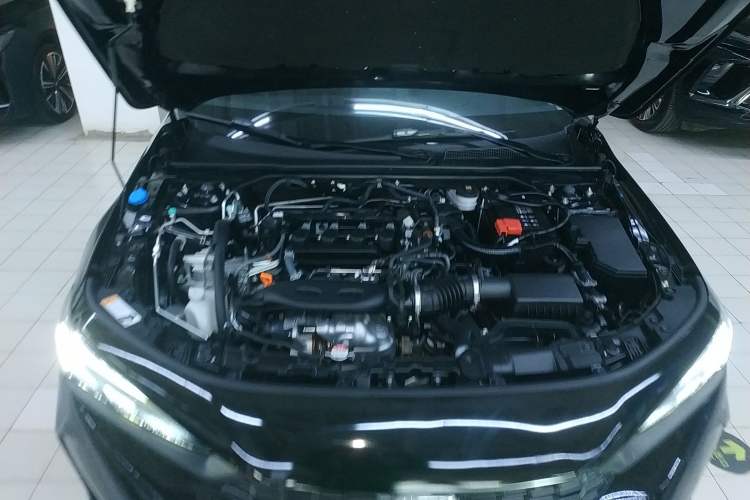 Used Honda Civic 2025 240TURBO CVT Smart & Fun Plus Engine Bay