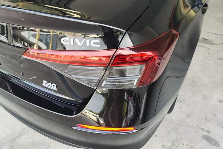 Used Honda Civic 2025 240TURBO CVT Smart & Fun Plus Exterior 3