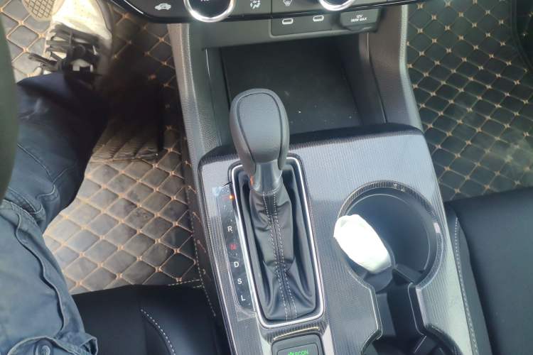 Used Honda Civic 2025 240TURBO CVT Smart & Fun Plus Gear Lever
