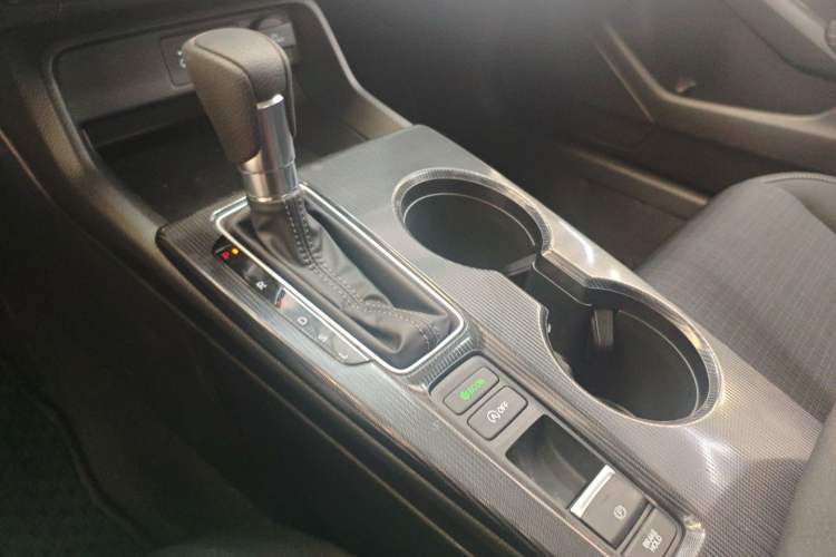 Used Honda Civic 2025 180TURBO CVT Smart & Fun Gear Lever