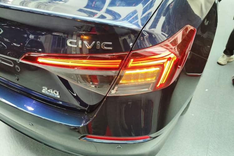Used Honda Civic 2025 240TURBO CVT Smart & Fun Plus Right Rear Taillight