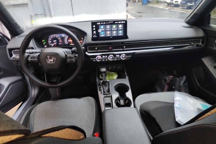 Used Honda Civic 2025 240TURBO CVT SmartFun Pro Center Console