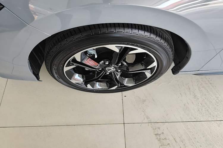 Used Honda Civic 2025 240TURBO CVT SmartFun Pro Exterior 4