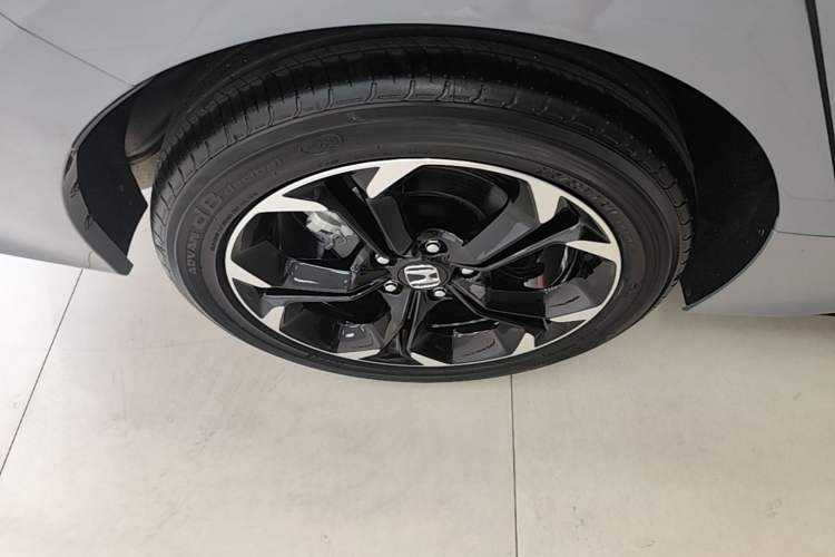 Used Honda Civic 2025 240TURBO CVT SmartFun Pro Exterior 5
