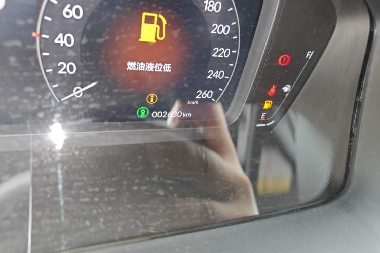Used Honda Civic 2025 240TURBO CVT SmartFun Pro Odometer Close Up