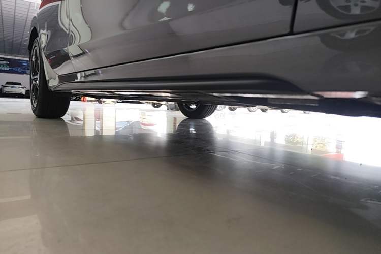 Used Honda Civic 2025 240TURBO CVT SmartFun Pro Right Side Sill
