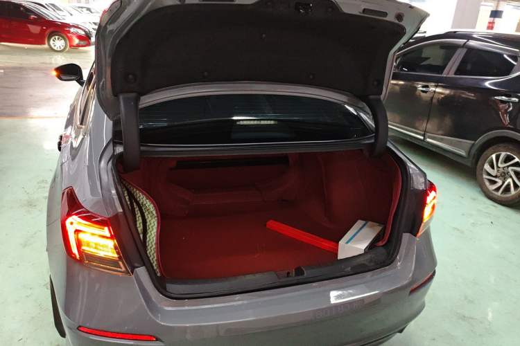 Used Honda Civic 2025 240TURBO CVT SmartFun Pro Trunk