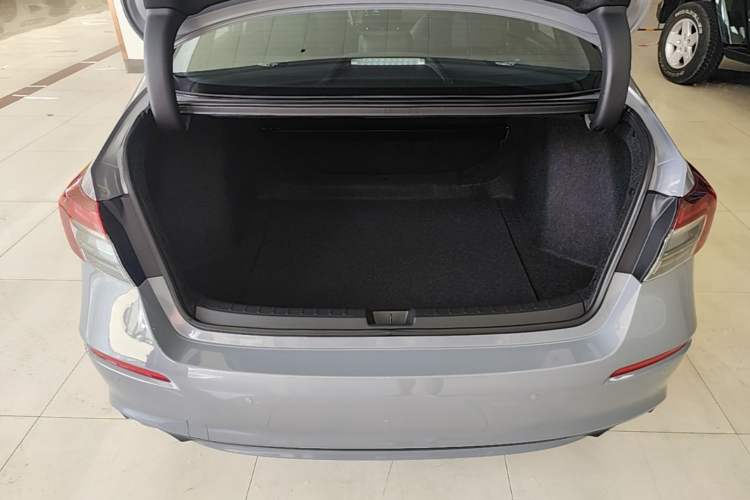 Used Honda Civic 2025 240TURBO CVT SmartFun Pro Trunk