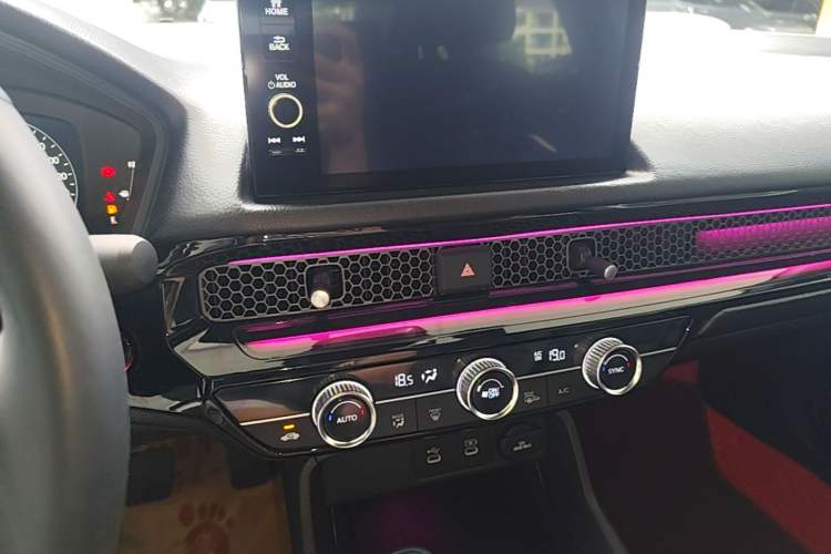 Used Honda Civic 2025 240TURBO CVT SmartFun Pro Audio And AC Panel